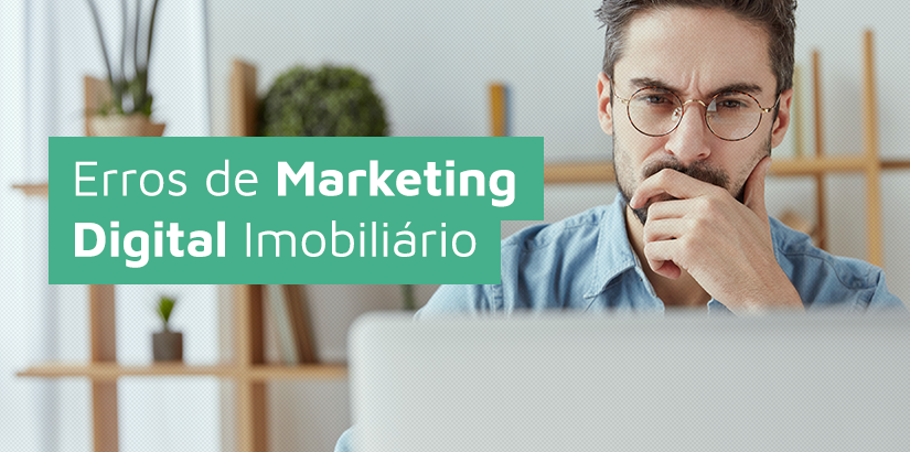 Marketing Digital Imobiliário: corretor olha pensativo para laptop