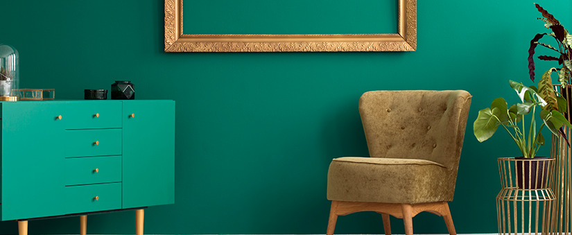 Decoração com dourado e cores da natureza 